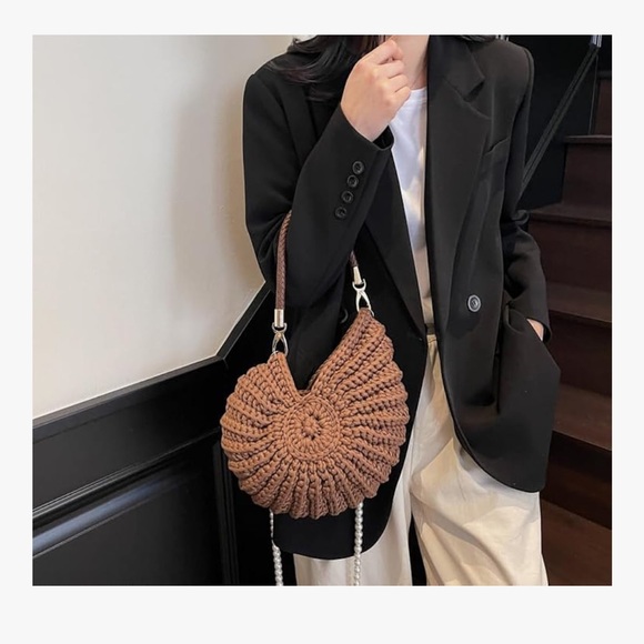 🆕 Brown Knit Shell Tote with Pearl Strap - Picture 3 of 4